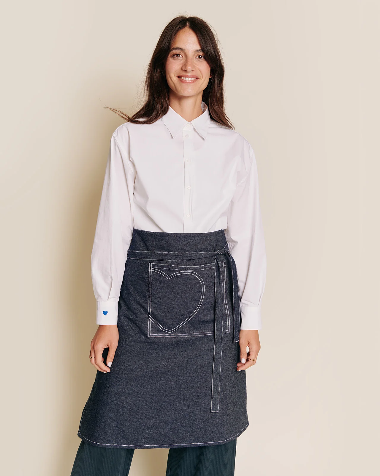 Le tablier brodé Grand chef - denim brut – Image 7